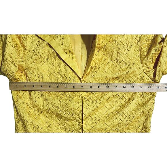 NWT Chico's Yellow Metallic Embroidered Clasp Closure Jacket Size 0 - Picture 3 of 6